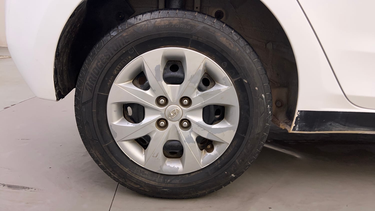 Used 2019 Hyundai Elite i20 Magna Plus 1.2 Petrol Manual tyres RIGHT REAR TYRE RIM VIEW
