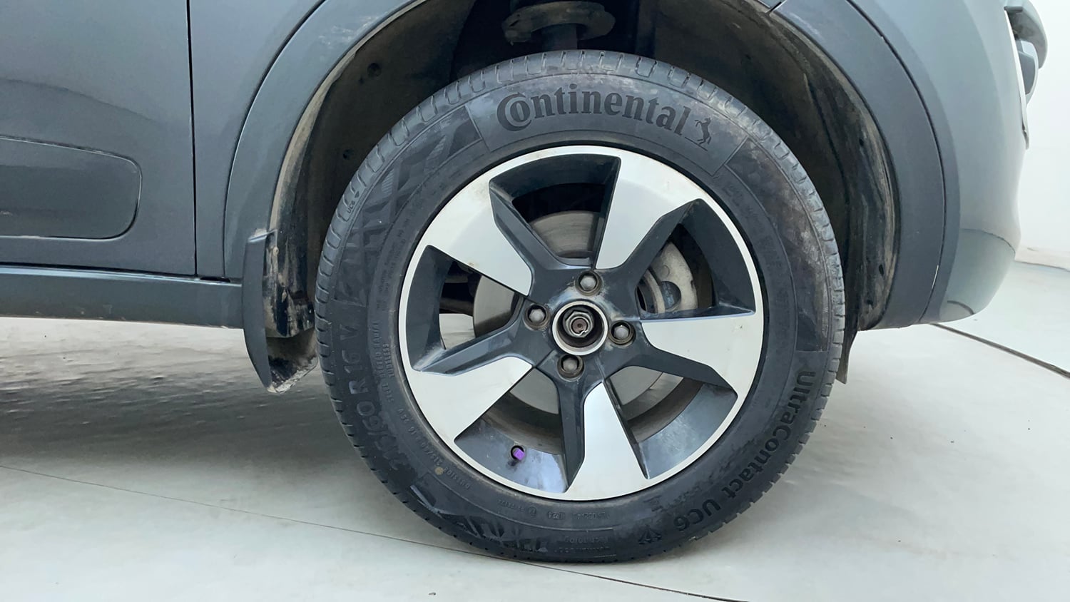 Used 2019 Tata Nexon XZ Plus Diesel Diesel Manual tyres RIGHT FRONT TYRE RIM VIEW