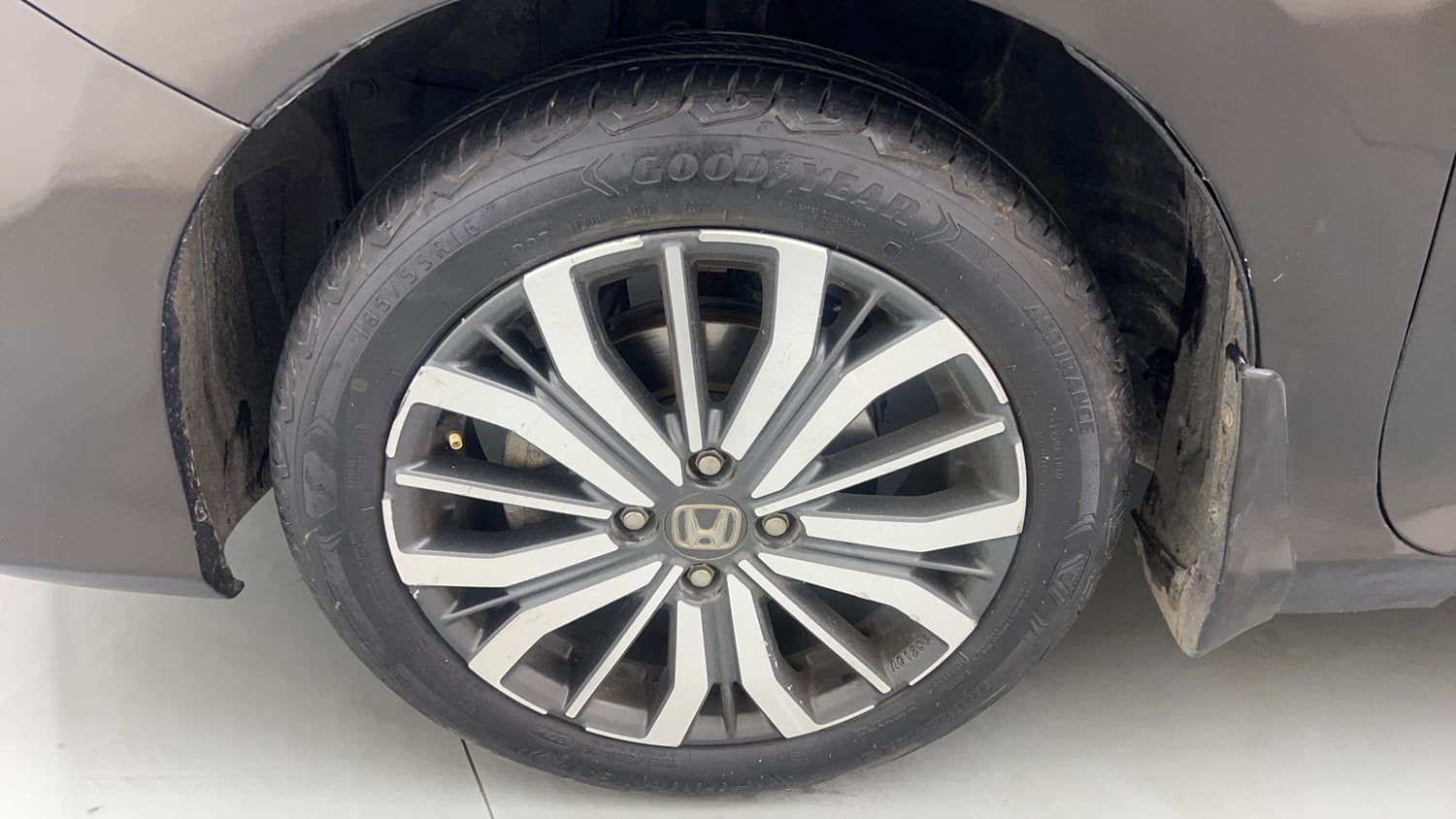 Used 2019 Honda City ZX Petrol Petrol Manual tyres LEFT FRONT TYRE RIM VIEW