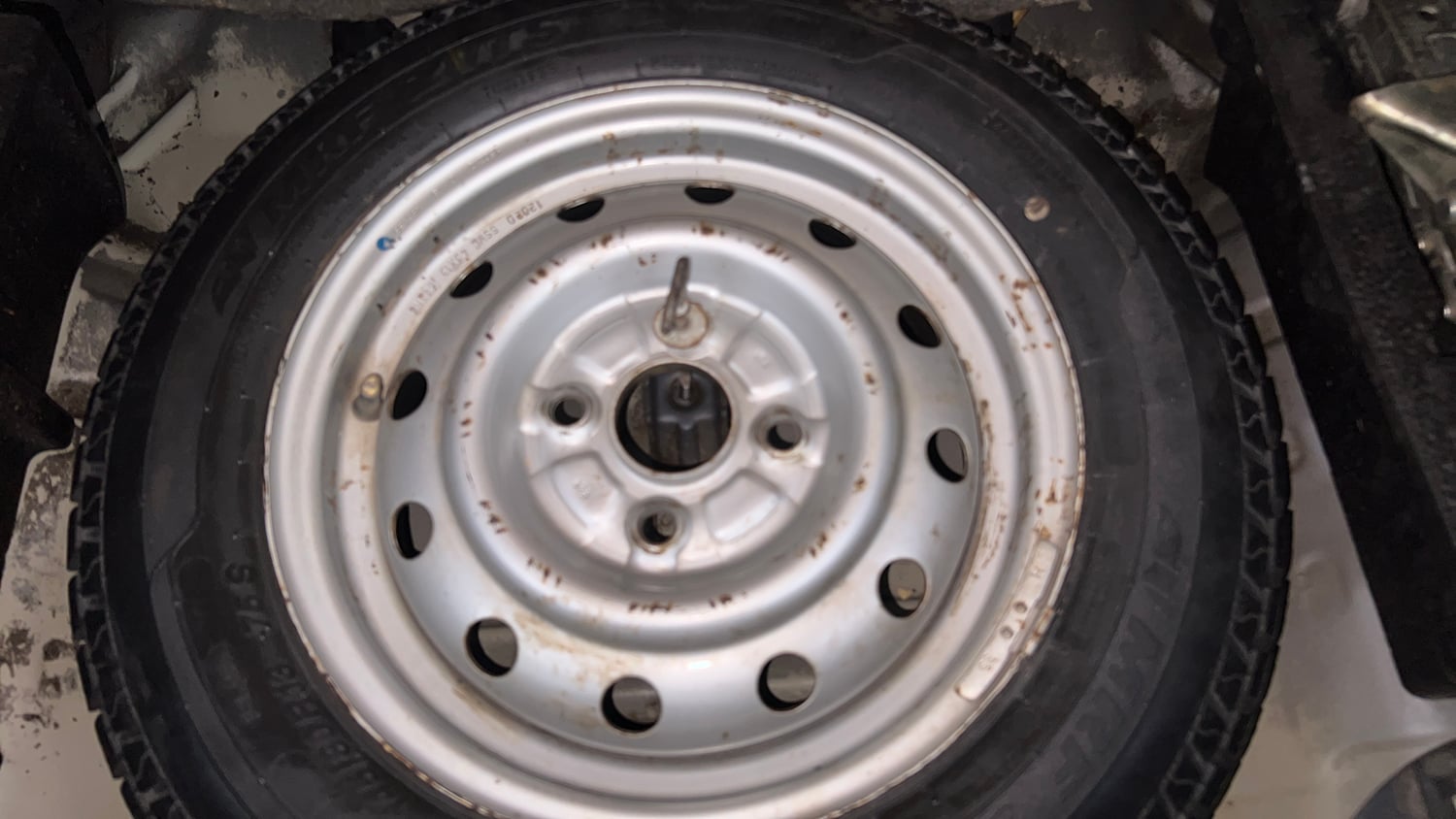 Used 2012 Maruti Suzuki Wagon R LXi Petrol Manual tyres SPARE TYRE VIEW