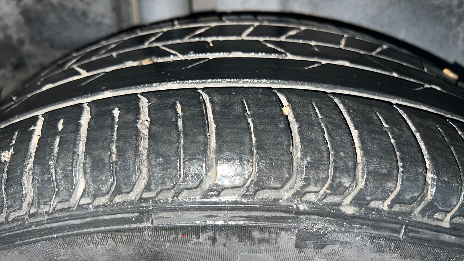 Used 2017 Maruti Suzuki Ciaz Alpha 1.4 MT Petrol Manual tyres RIGHT REAR TYRE TREAD VIEW