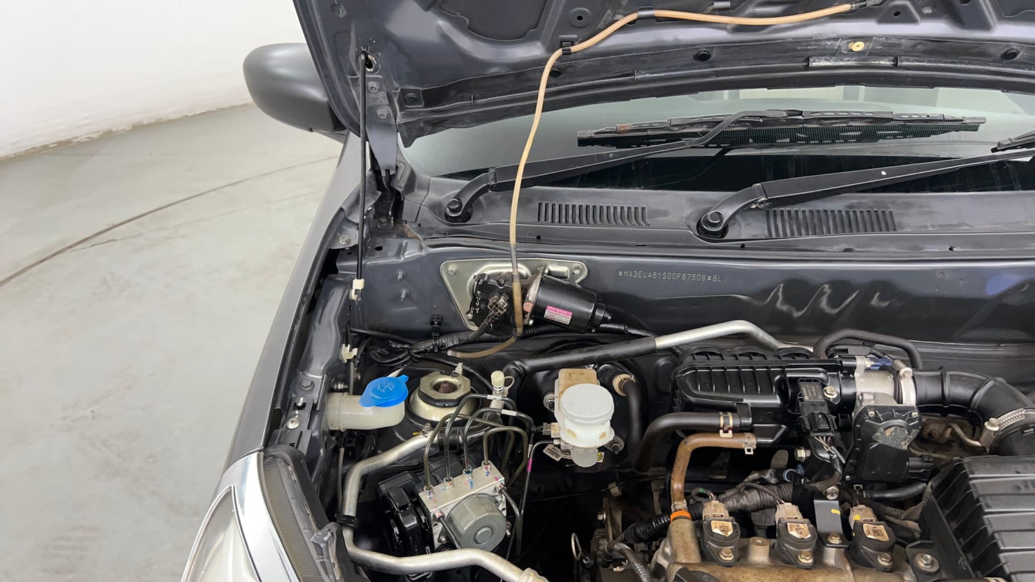 Used 2020 Maruti Suzuki Alto 800 Vxi Plus Petrol Manual engine ENGINE RIGHT SIDE HINGE & APRON VIEW