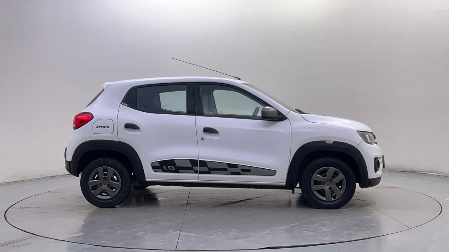 Used 2017 Renault Kwid 1.0 RXT Petrol Manual exterior RIGHT SIDE VIEW