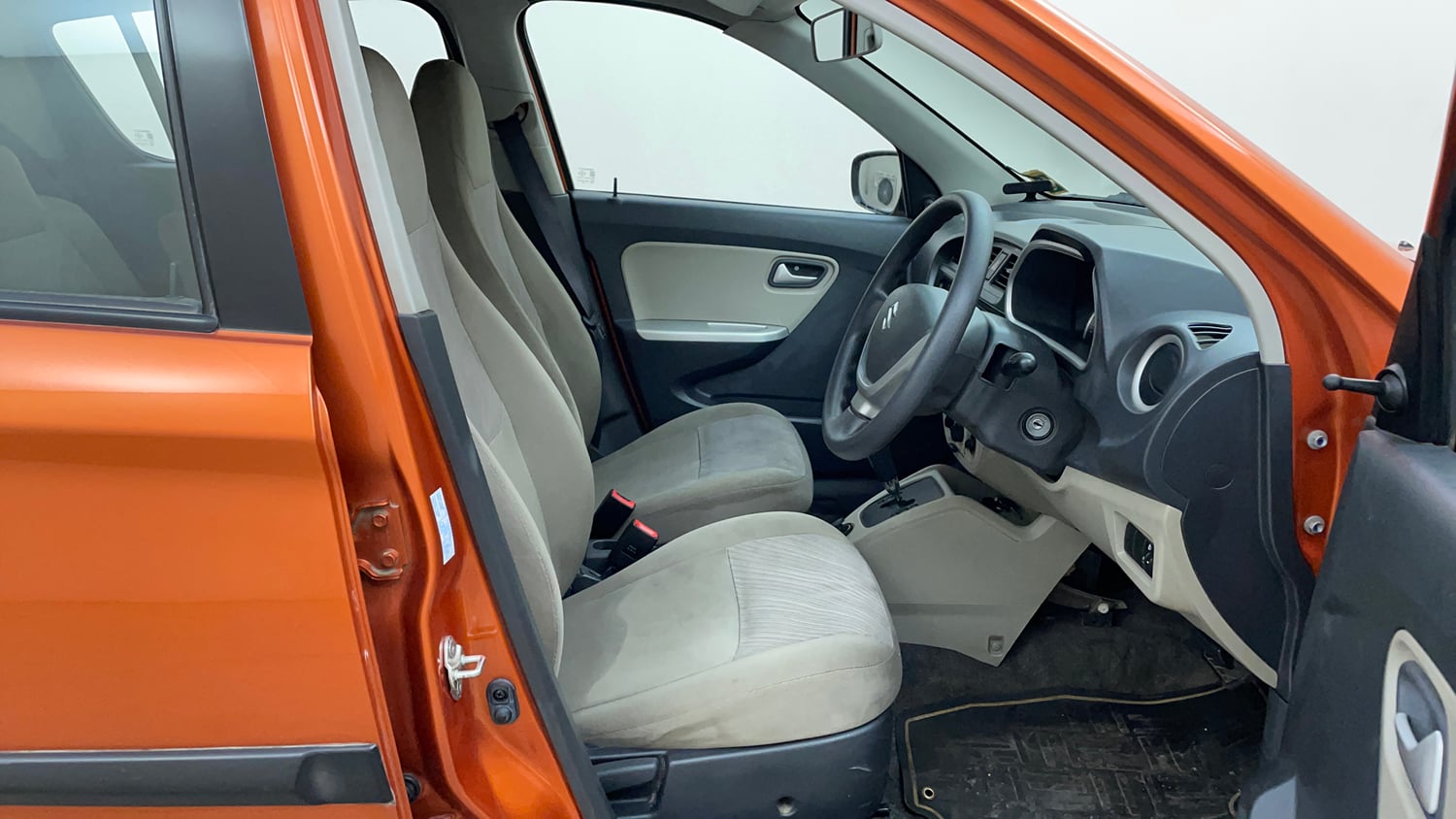 Used 2015 Maruti Suzuki Alto K10 VXi AMT Petrol Automatic interior RIGHT SIDE FRONT DOOR CABIN VIEW