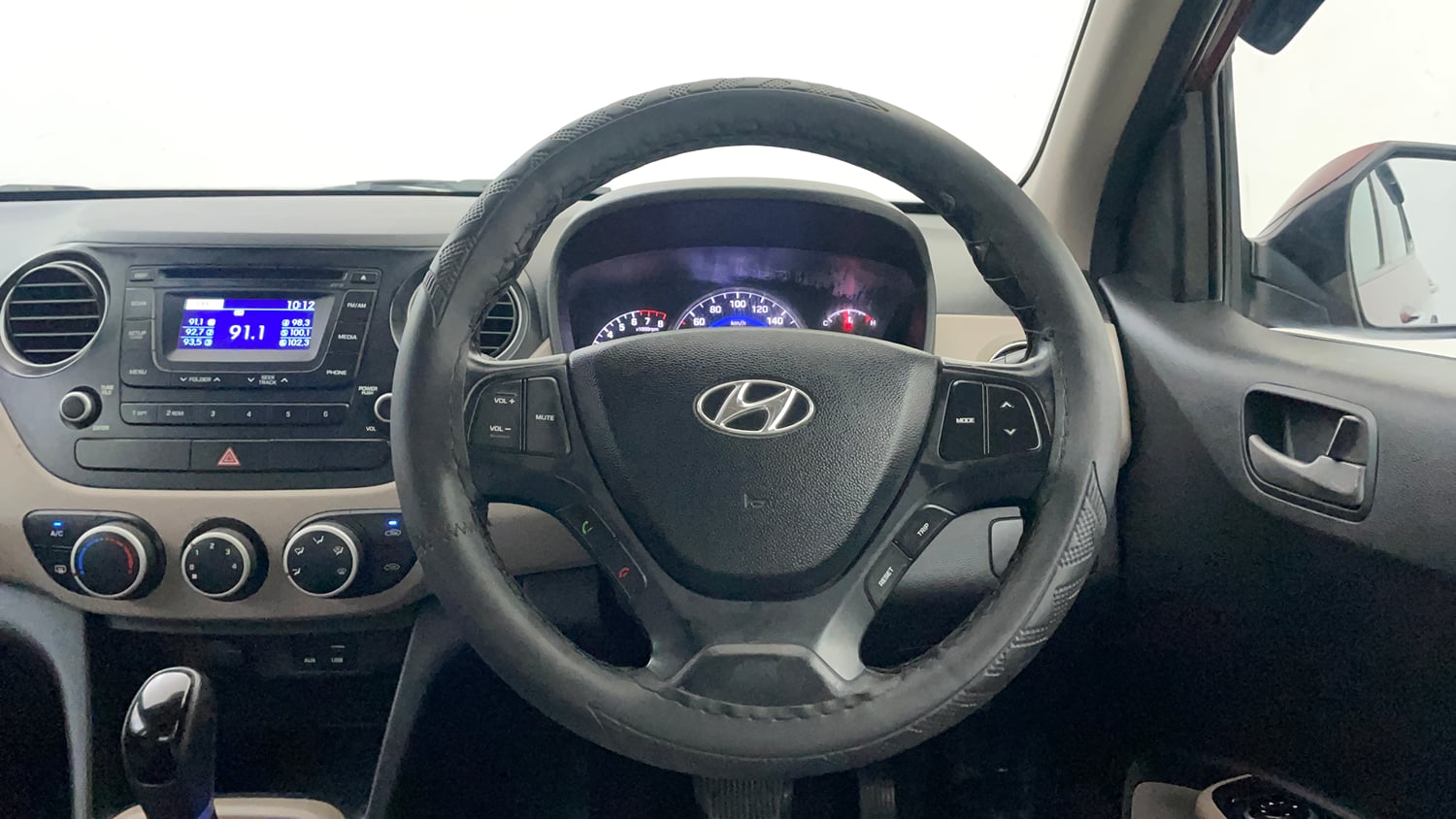 Used 2015 Hyundai Grand i10 Asta AT 1.2 Kappa VTVT Petrol Automatic interior STEERING VIEW