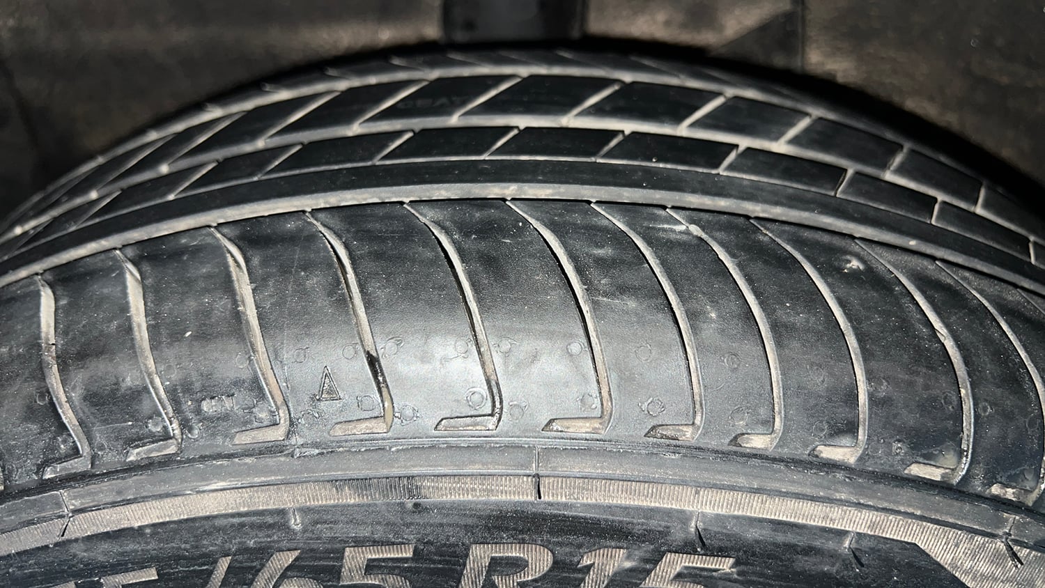 Used 2025 Hyundai Exter S Plus 1.2 AMT Petrol Automatic tyres RIGHT REAR TYRE TREAD VIEW