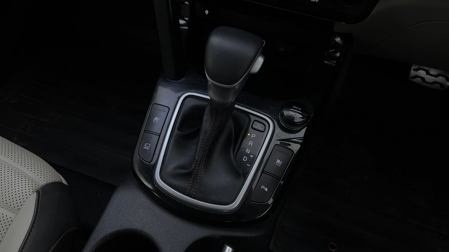 Used 2019 kia Seltos GTX Plus DCT 1.4 Petrol Automatic interior GEAR  KNOB VIEW