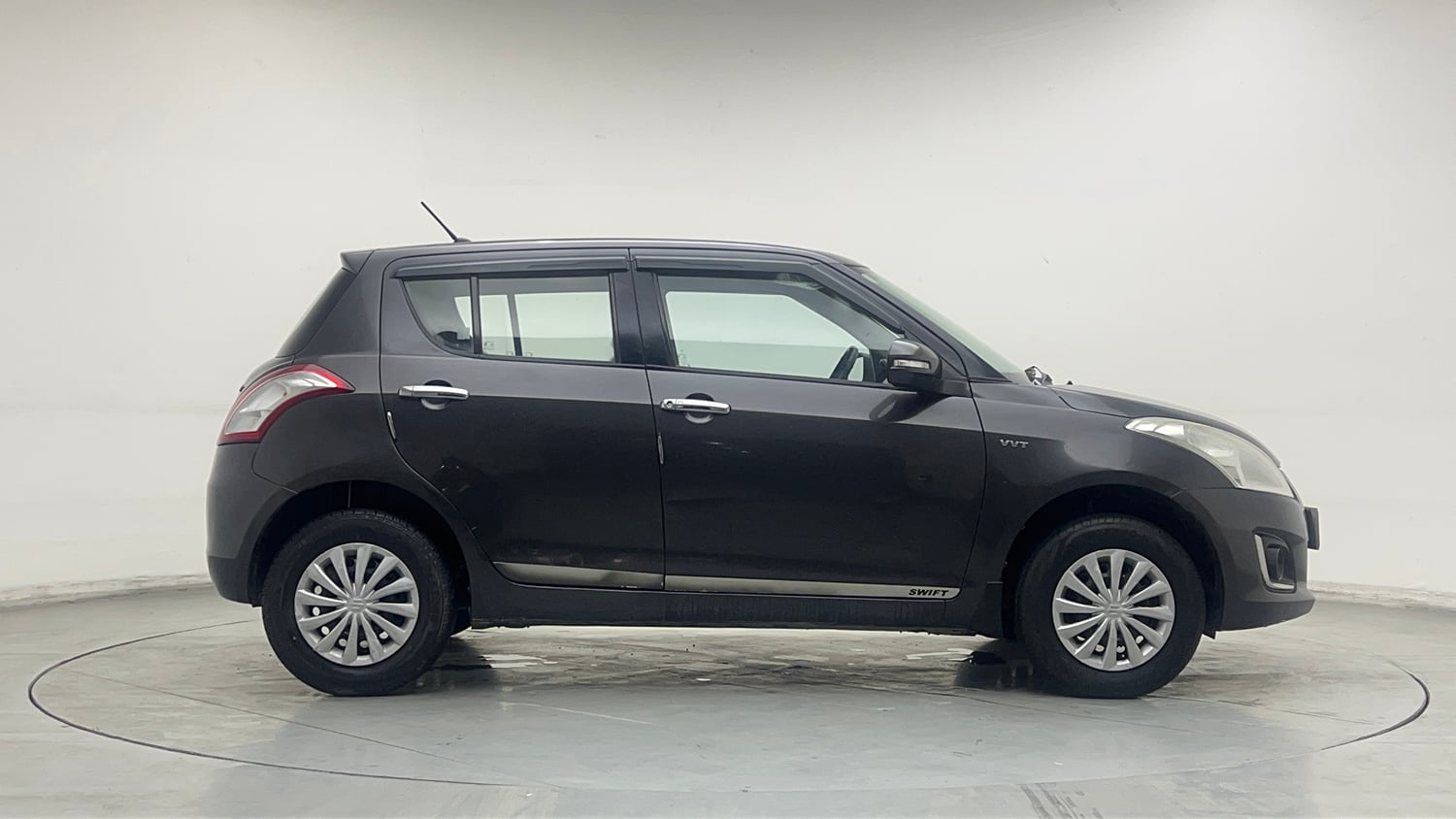 Used 2015 Maruti Suzuki Swift VXi Petrol Manual exterior RIGHT SIDE VIEW
