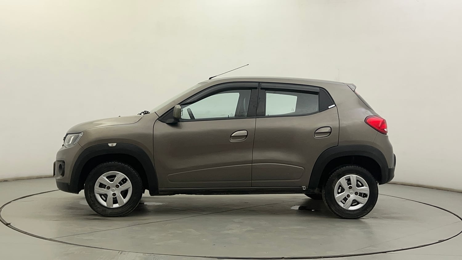 Used 2016 Renault Kwid RXL Petrol Manual exterior LEFT SIDE VIEW