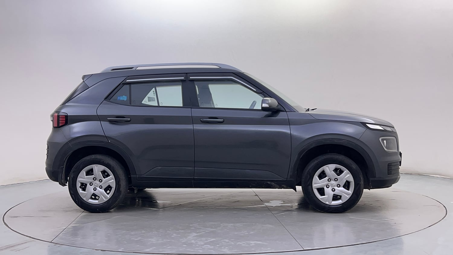 Used 2022 Hyundai Venue SX 1.2 Petrol Petrol Manual exterior RIGHT SIDE VIEW