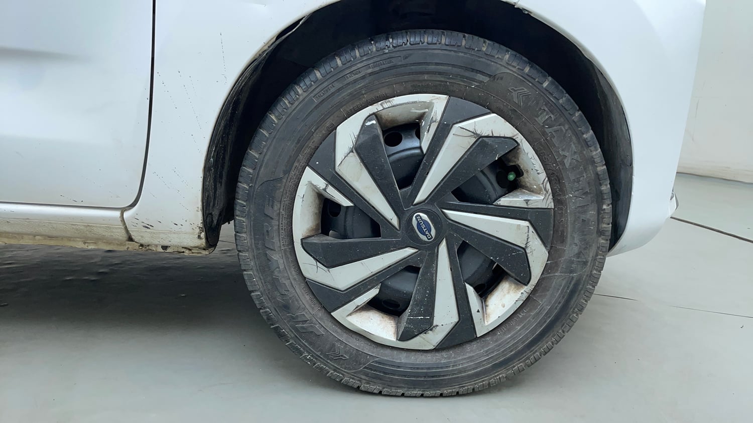 Used 2022 Datsun Redi-GO T(O) 1.0 Petrol Manual tyres RIGHT FRONT TYRE RIM VIEW