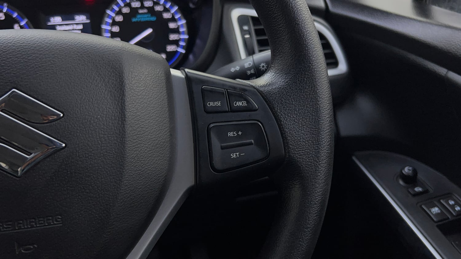 Used 2022 Maruti Suzuki S-Cross Zeta Petrol Manual top_features Cruise control