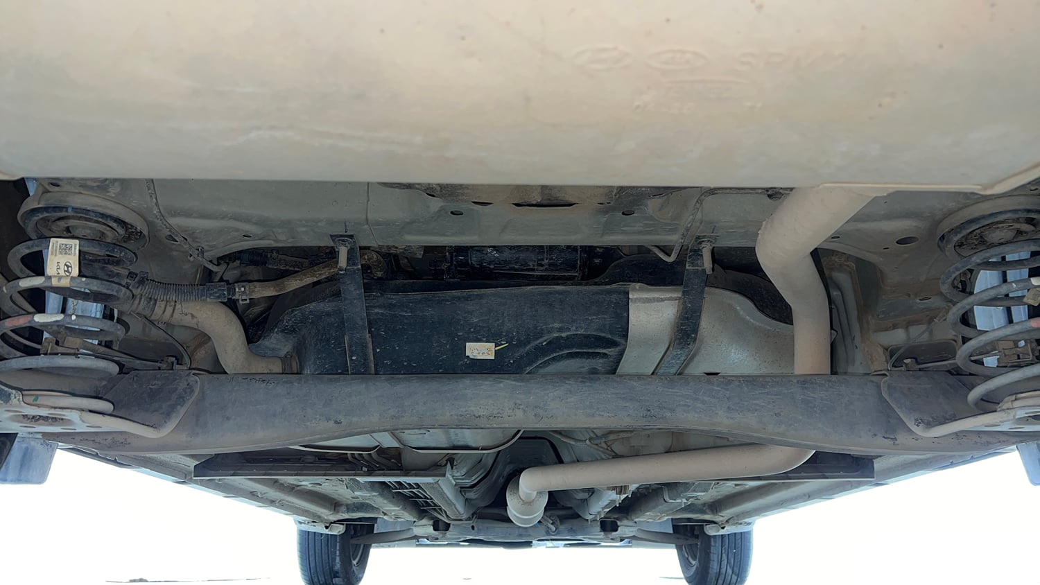 Used 2025 Kia Seltos HTE (O)1.5 Petrol MT Petrol Manual extra REAR UNDERBODY VIEW (TAKEN FROM REAR)