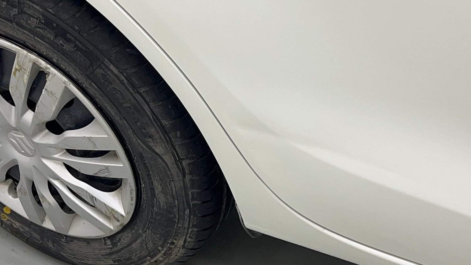 Used 2018 Maruti Suzuki Dzire VXi Petrol Manual dents MINOR DENT
