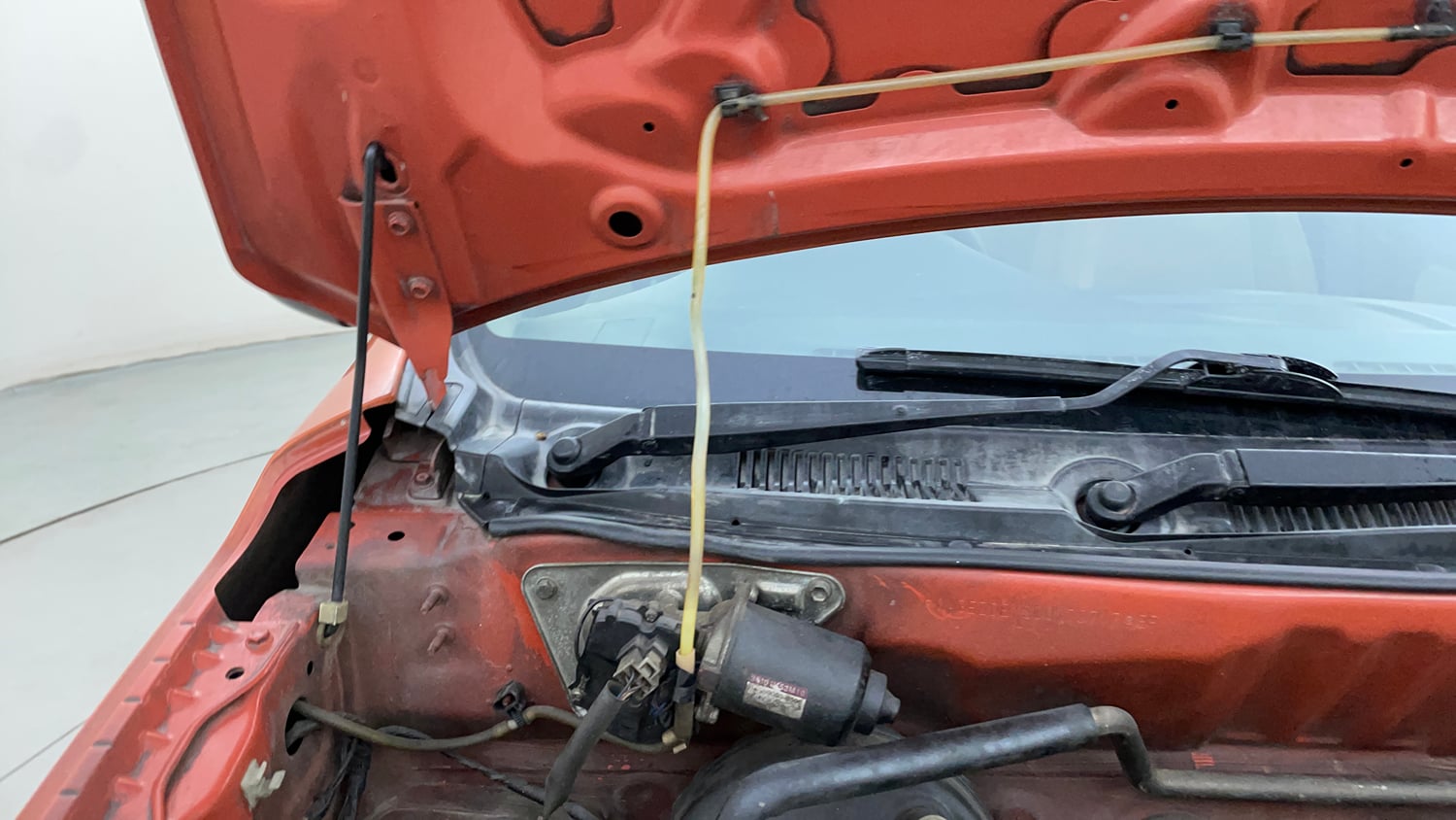 Used 2015 Maruti Suzuki Alto K10 VXi AMT Petrol Automatic engine ENGINE RIGHT SIDE HINGE & APRON VIEW