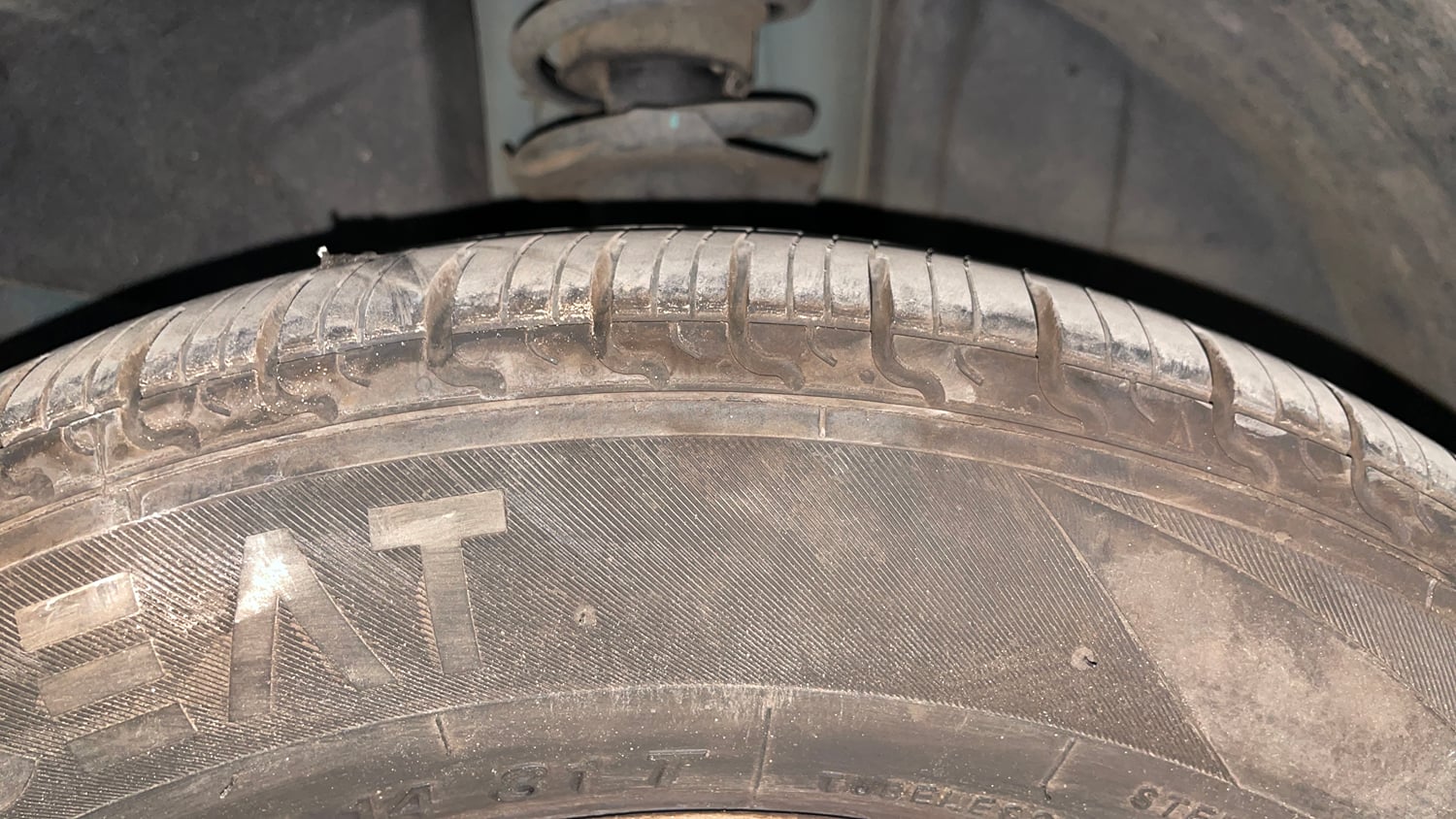 Used 2020 Renault Kwid RXT Petrol Manual tyres RIGHT FRONT TYRE TREAD VIEW
