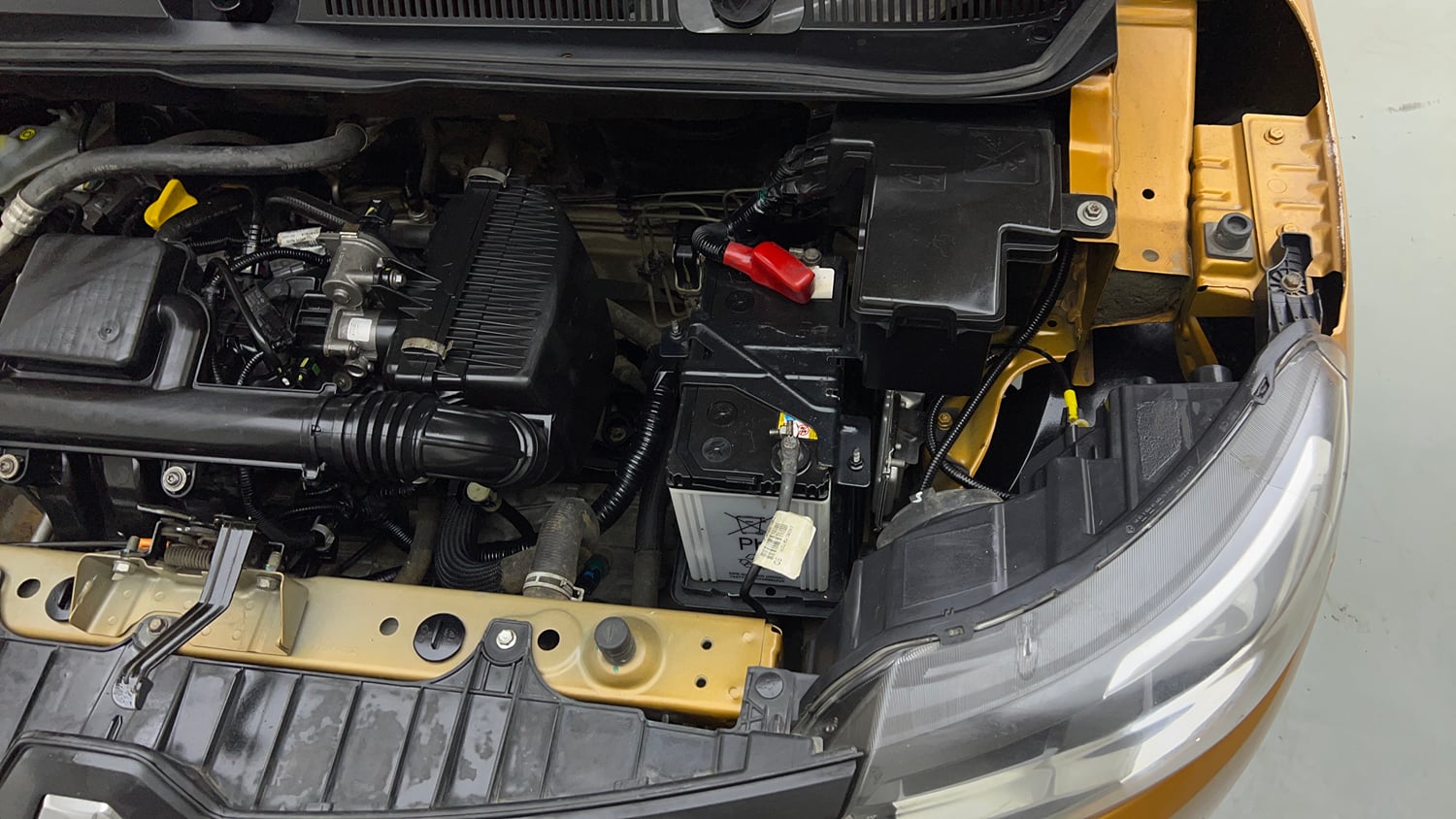 Used 2022 Renault Triber RXT Petrol Manual engine ENGINE LEFT SIDE VIEW
