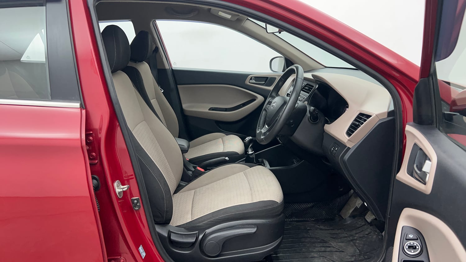 Used 2017 Hyundai Elite i20 Asta 1.4 CRDI (O) Diesel Manual interior RIGHT SIDE FRONT DOOR CABIN VIEW