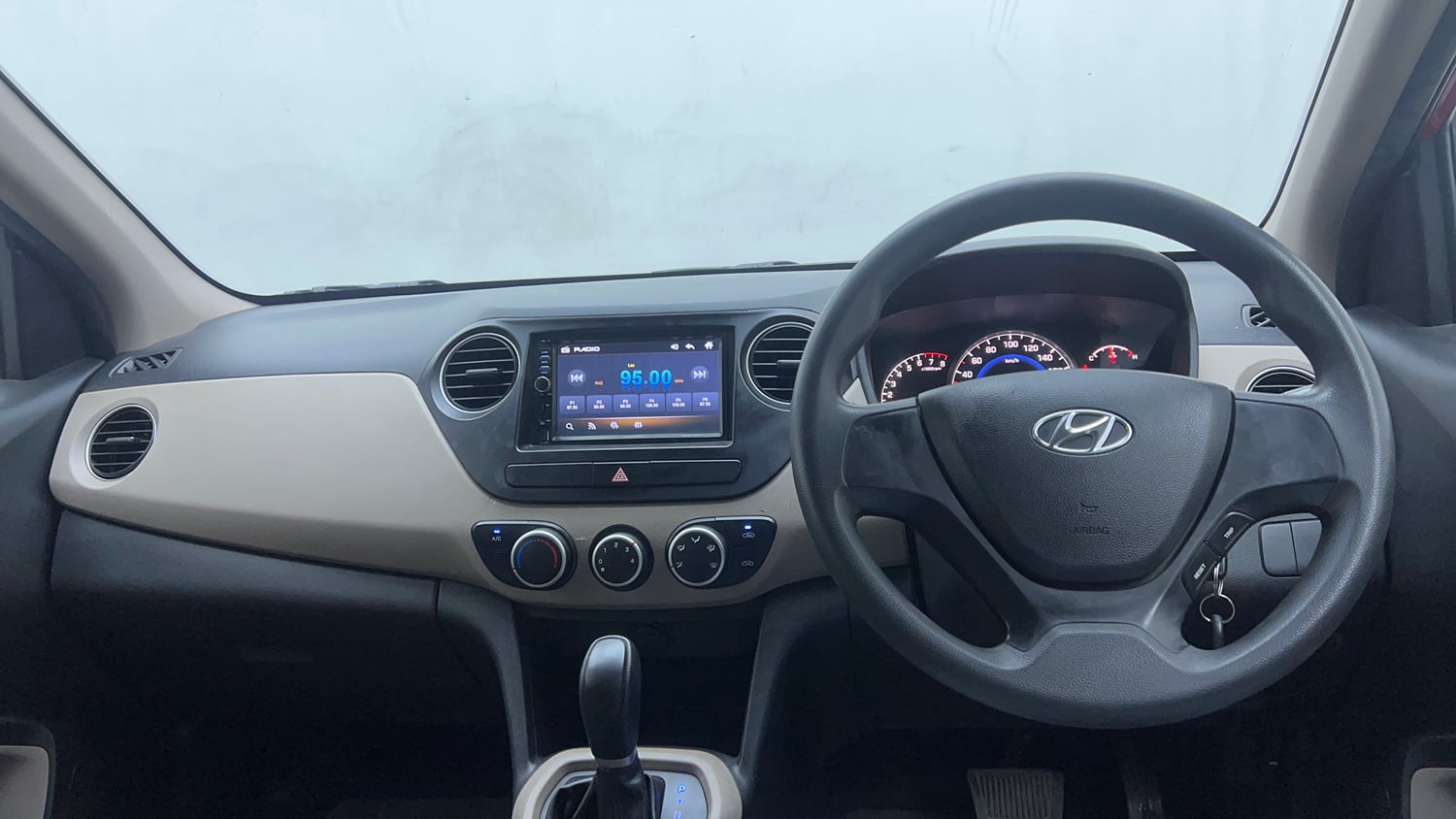 Used 2017 Hyundai Grand i10 Magna AT 1.2 Kappa VTVT Petrol Automatic interior DASHBOARD VIEW