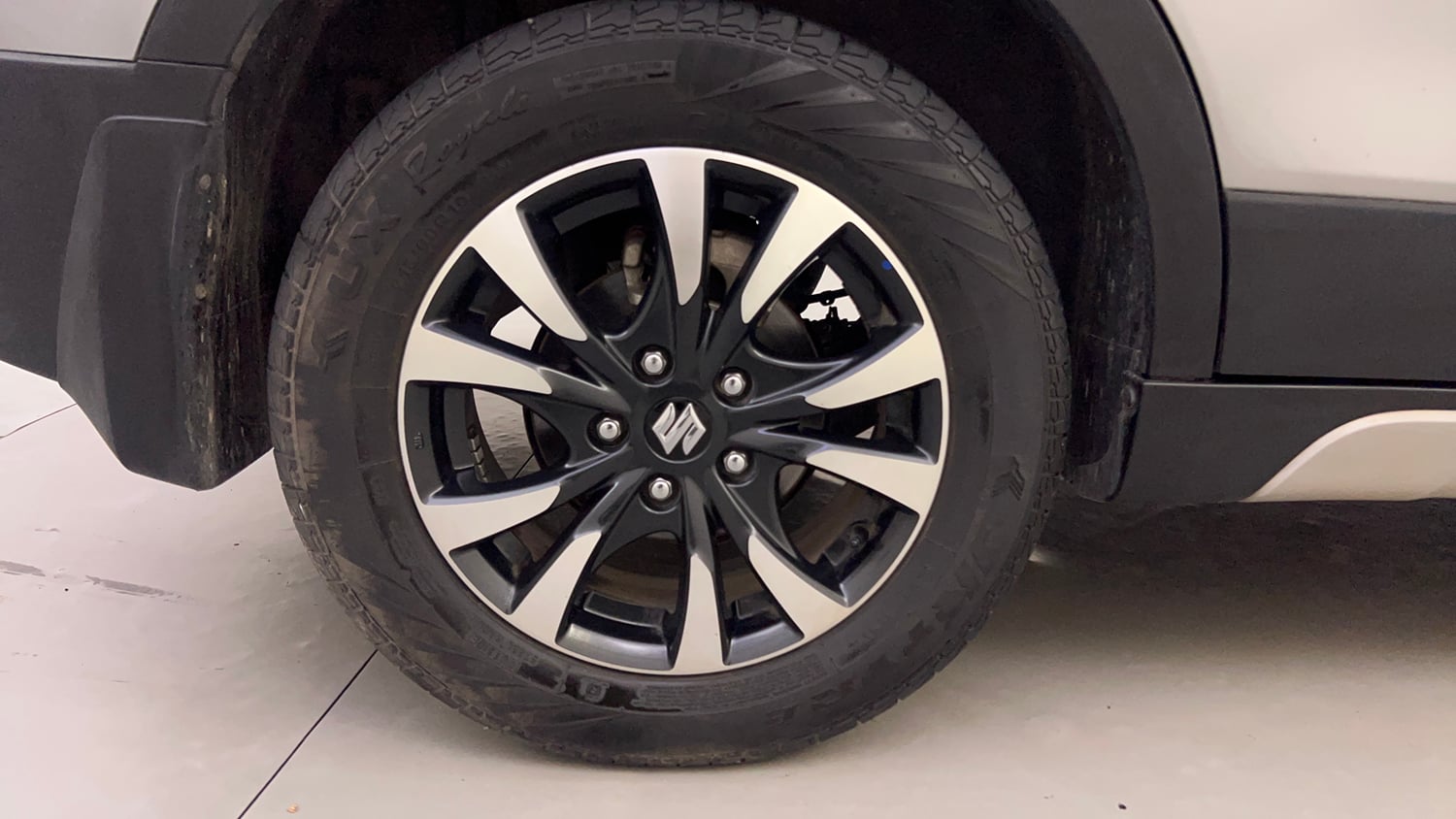 Used 2022 Maruti Suzuki S-Cross Zeta Petrol Manual tyres RIGHT REAR TYRE RIM VIEW