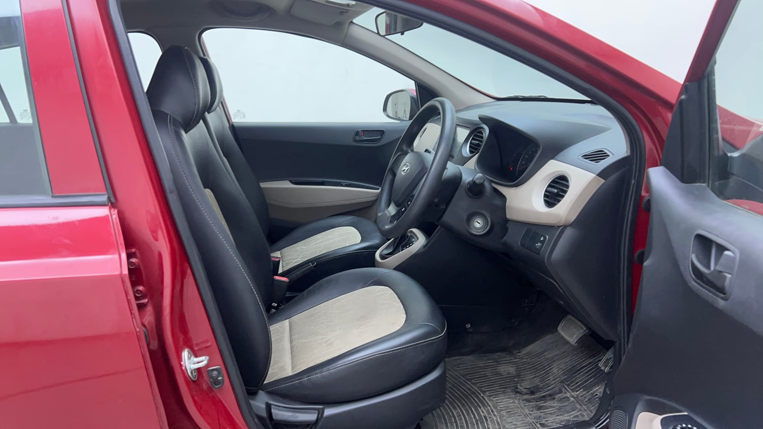 Used 2017 Hyundai Grand i10 Magna AT 1.2 Kappa VTVT Petrol Automatic interior RIGHT SIDE FRONT DOOR CABIN VIEW