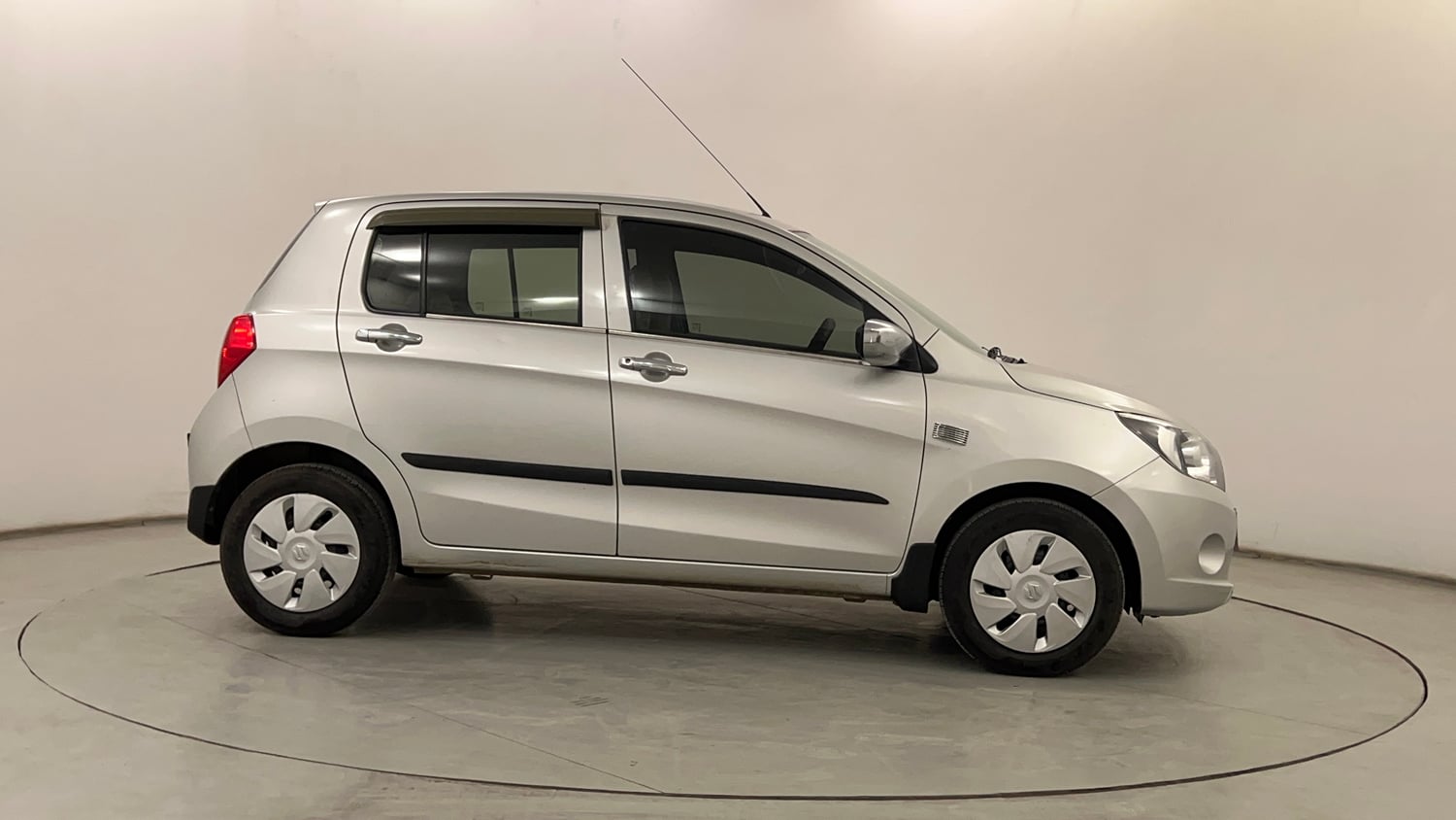 Used 2016 Maruti Suzuki Celerio VXi AMT Petrol Automatic exterior RIGHT SIDE VIEW