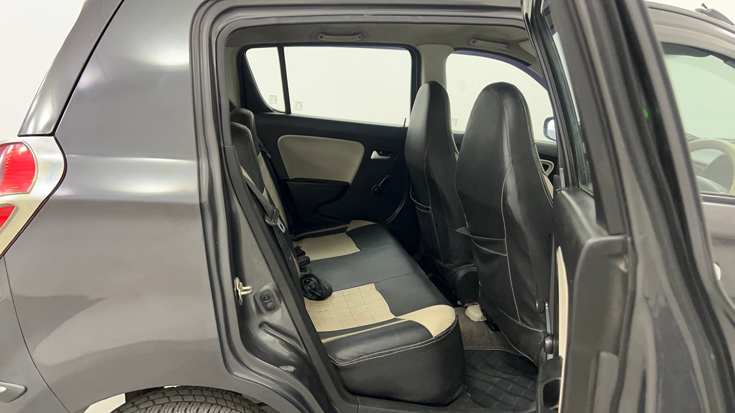 Used 2020 Maruti Suzuki Alto 800 Vxi Plus Petrol Manual interior RIGHT SIDE REAR DOOR CABIN VIEW