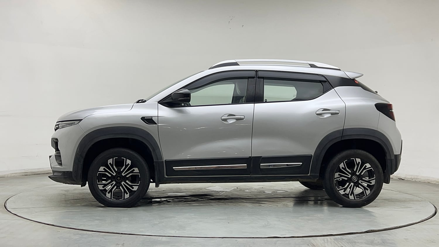 Used 2021 Renault Kiger RXZ MT Petrol Manual exterior LEFT SIDE VIEW