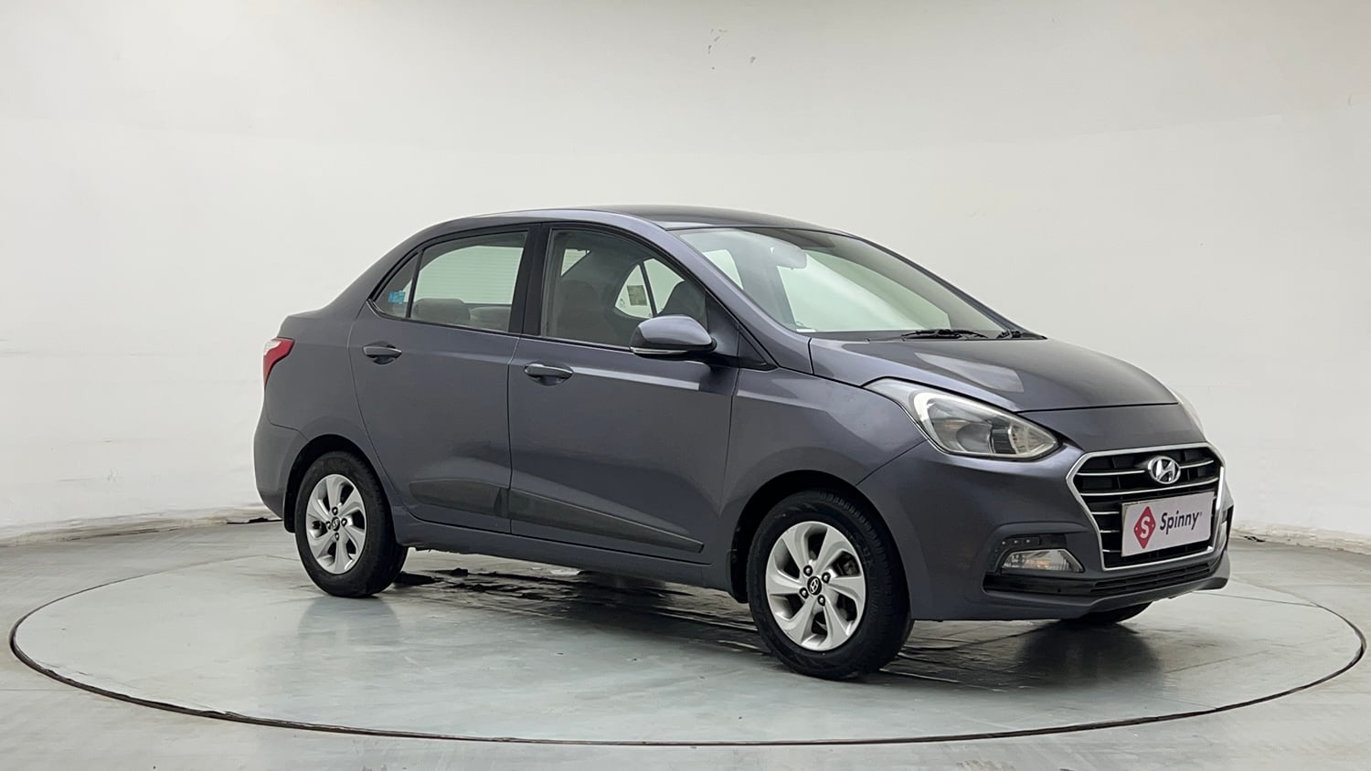 Used 2017 Hyundai Xcent SX Petrol Manual exterior RIGHT FRONT CORNER VIEW