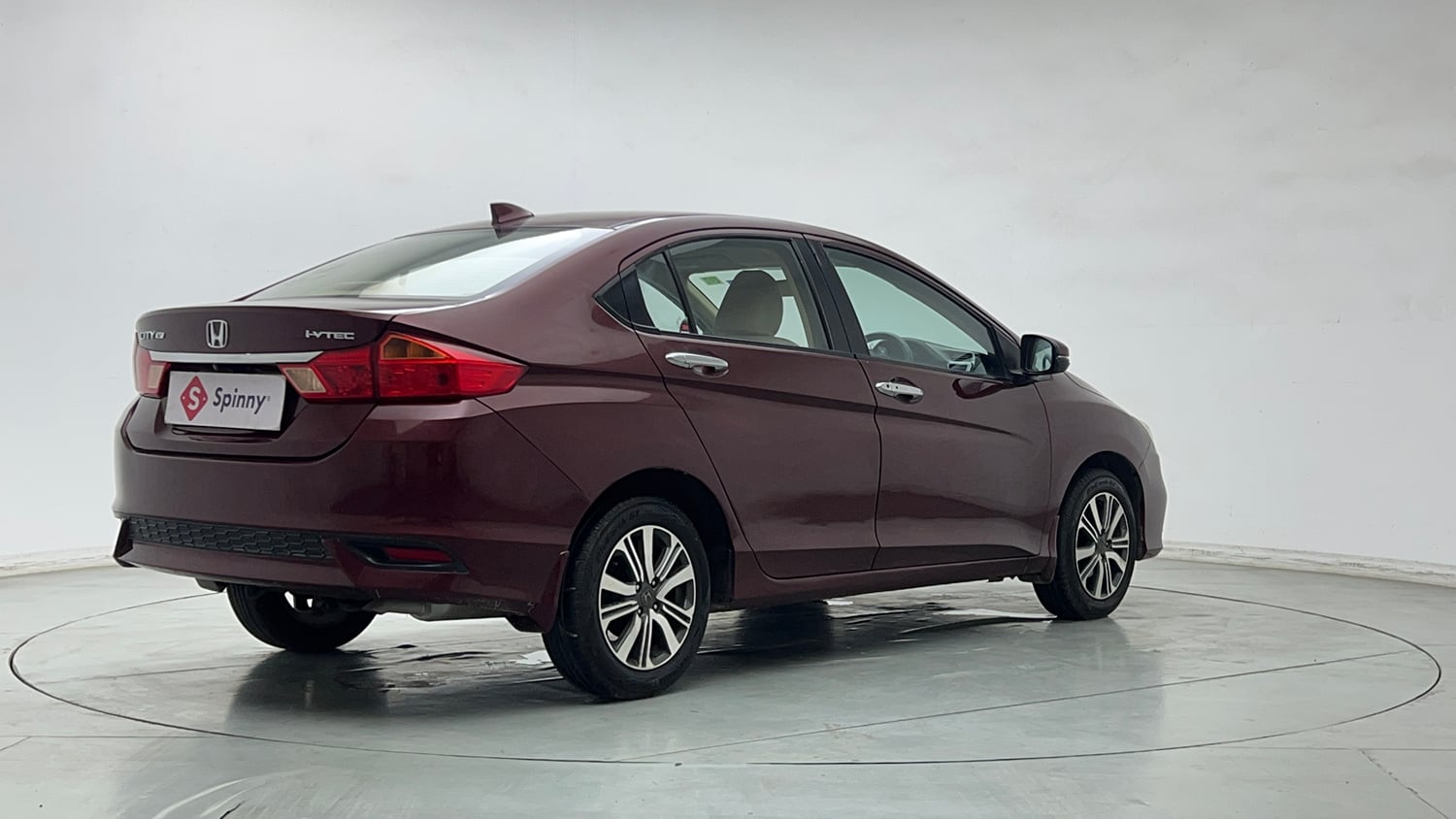 Used 2017 Honda City V Petrol Petrol Manual exterior RIGHT REAR CORNER VIEW