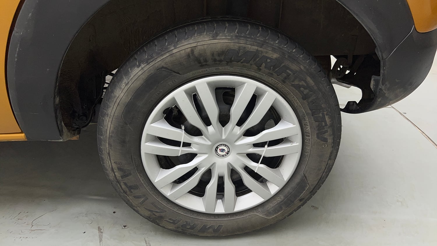 Used 2022 Renault Triber RXT Petrol Manual tyres LEFT REAR TYRE RIM VIEW