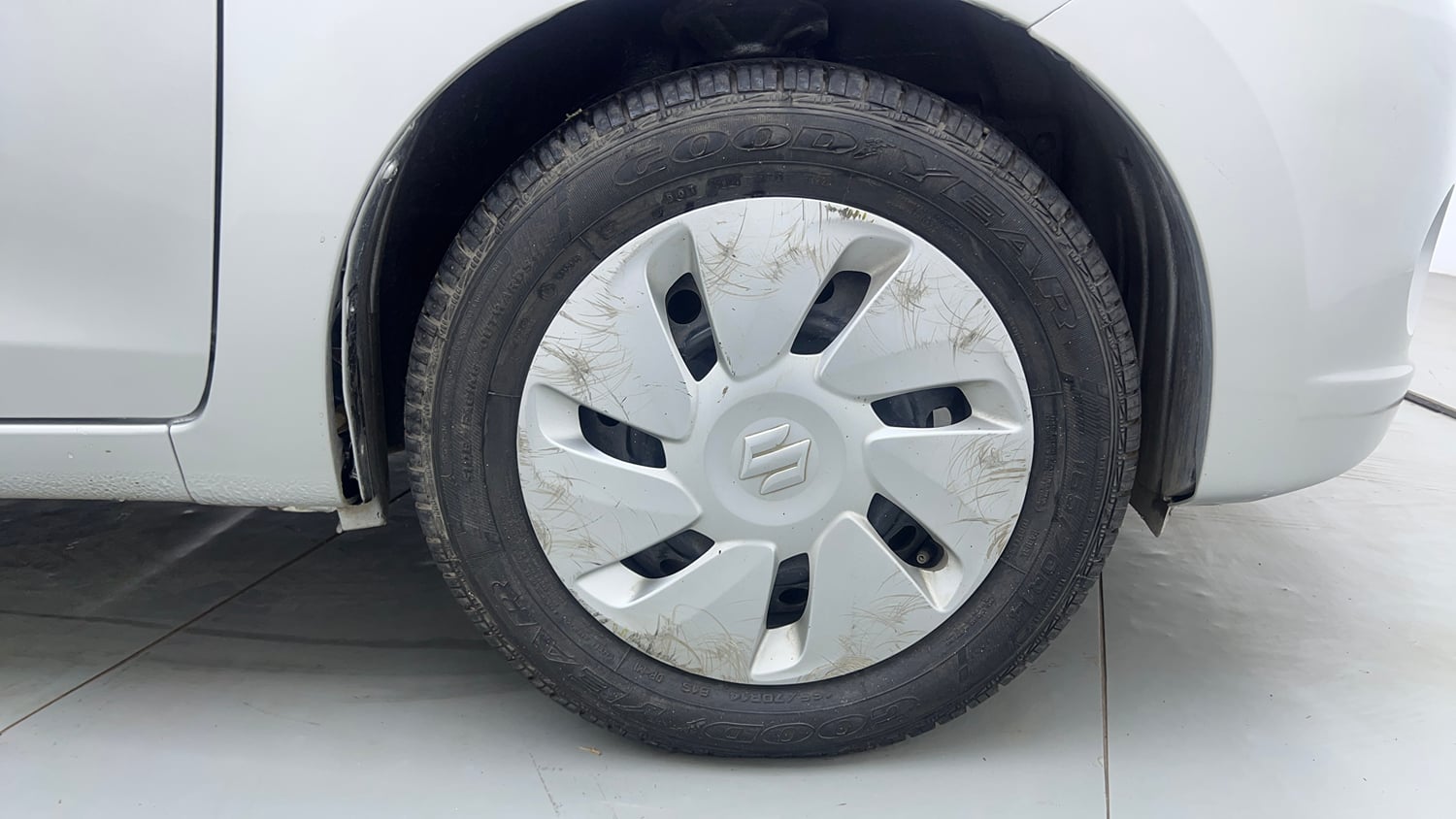 Used 2016 Maruti Suzuki Celerio ZXi AMT Petrol Automatic tyres RIGHT FRONT TYRE RIM VIEW