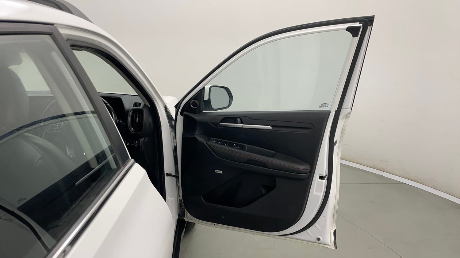 Used 2022 Kia Sonet GTX Plus 1.0 iMT Petrol Manual interior RIGHT FRONT DOOR OPEN VIEW