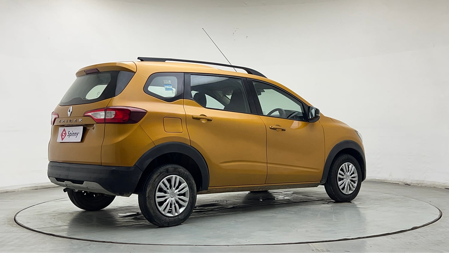 Used 2022 Renault Triber RXT Petrol Manual exterior RIGHT REAR CORNER VIEW