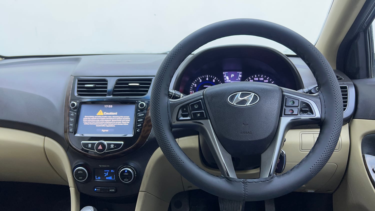 Used 2016 Hyundai Verna 1.6 VTVT SX AT Petrol Automatic interior STEERING VIEW