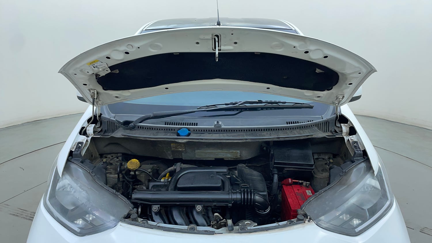 Used 2022 Datsun Redi-GO T(O) 1.0 Petrol Manual engine ENGINE & BONNET OPEN FRONT VIEW
