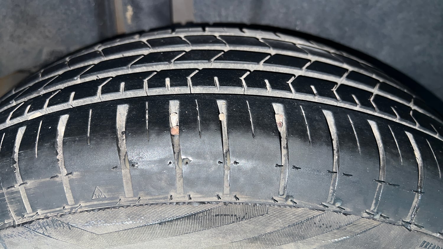 Used 2016 Maruti Suzuki Ciaz ZXi Petrol Manual tyres RIGHT REAR TYRE TREAD VIEW