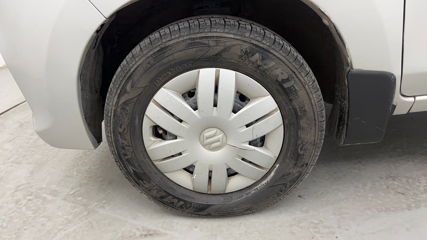 Used 2018 Maruti Suzuki Alto 800 VXi Petrol Manual tyres LEFT FRONT TYRE RIM VIEW