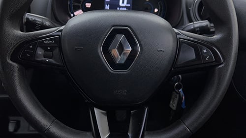 Used 2024 Renault Kwid RXT 1.0L AMT Petrol Automatic top_features Airbags