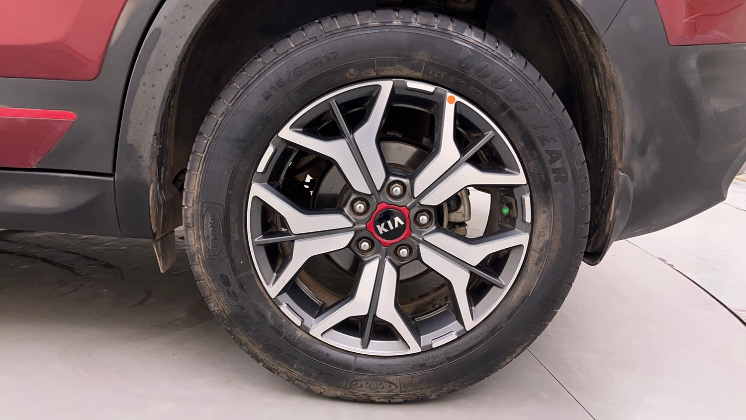 Used 2019 kia Seltos GTX Plus DCT 1.4 Petrol Automatic tyres LEFT REAR TYRE RIM VIEW