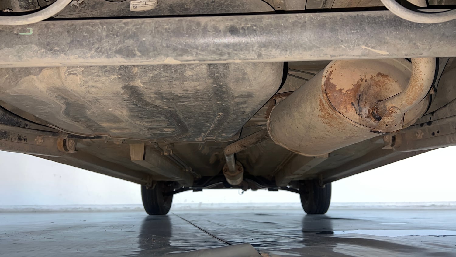 Used 2016 Maruti Suzuki Wagon R 1.0 VXI AMT Petrol Automatic extra REAR UNDERBODY VIEW (TAKEN FROM REAR)
