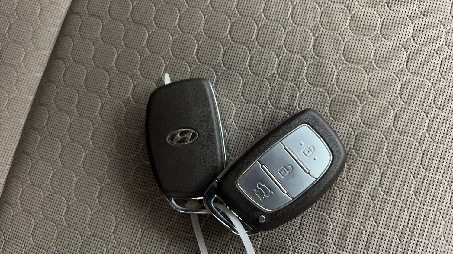 Used 2017 Hyundai Elite i20 Asta 1.4 CRDI (O) Diesel Manual extra CAR KEY VIEW
