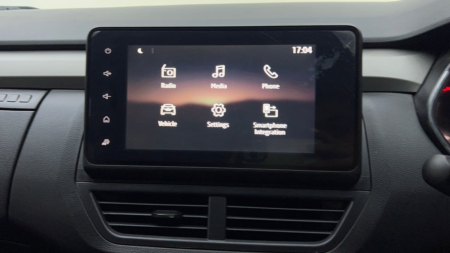 Used 2021 Renault Kiger RXZ MT Petrol Manual top_features Integrated (in-dash) music system