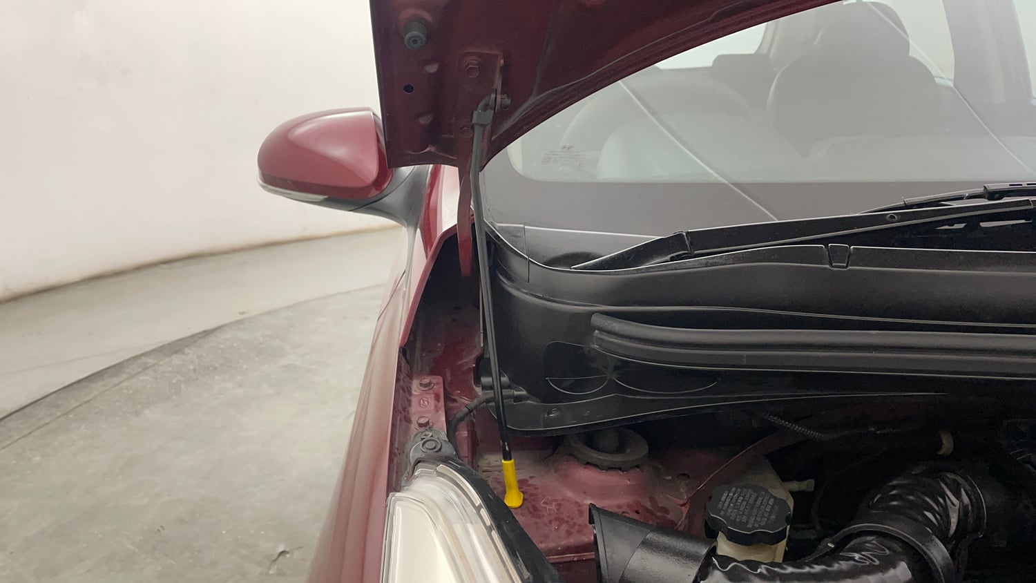 Used 2015 Hyundai Grand i10 Asta AT 1.2 Kappa VTVT Petrol Automatic engine ENGINE RIGHT SIDE HINGE & APRON VIEW