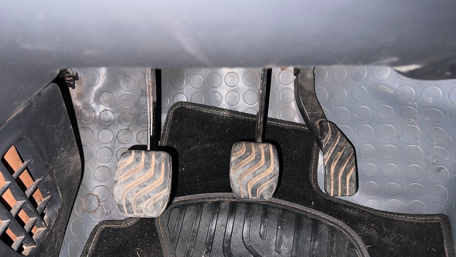 Used 2017 Renault Kwid 1.0 RXT Petrol Manual interior PEDALS VIEW