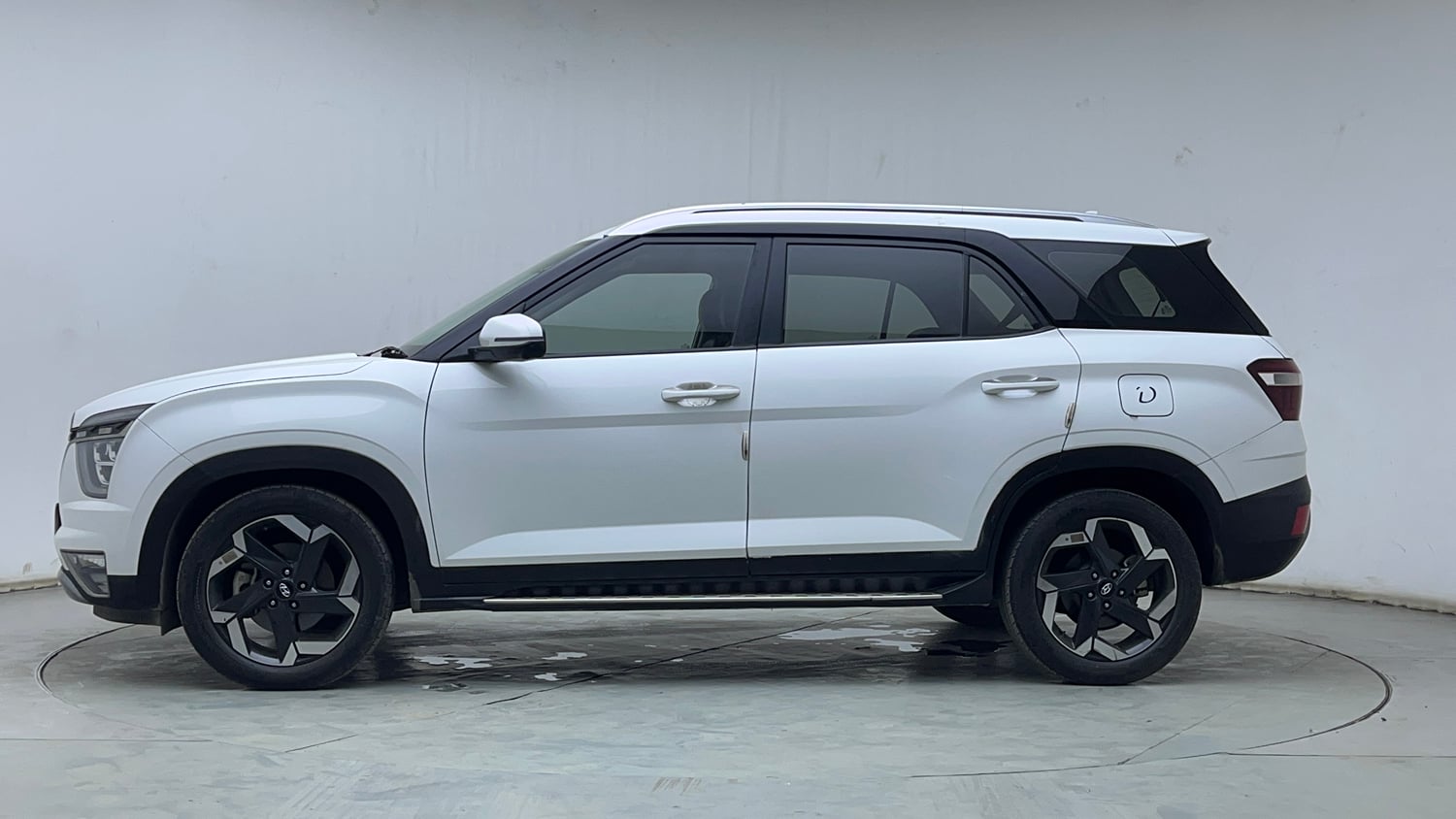 Used 2022 Hyundai Alcazar Platinum (O) 7 Seater 1.5 Diesel AT Diesel Automatic exterior LEFT SIDE VIEW