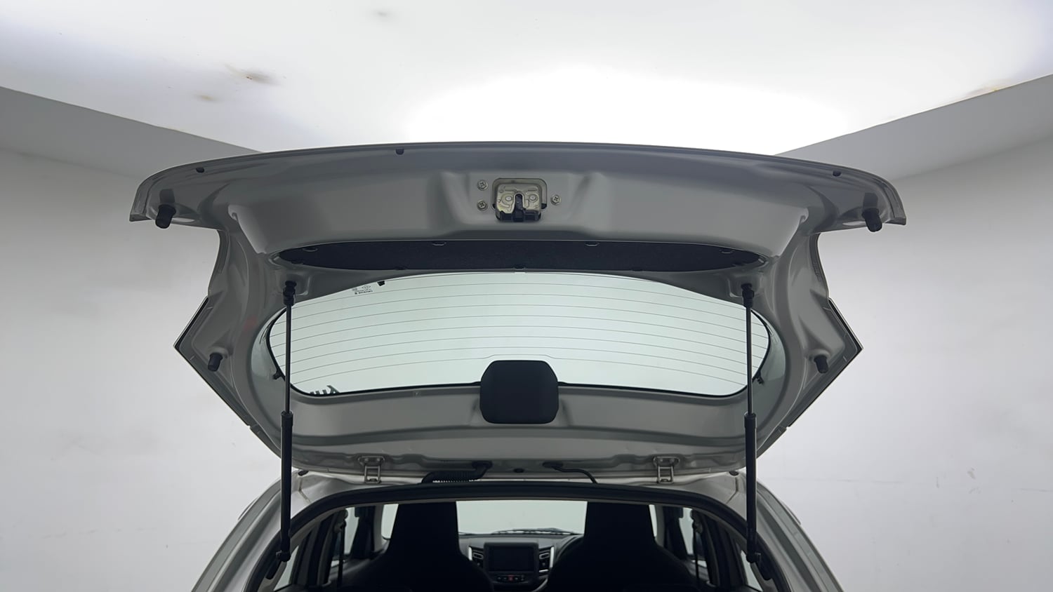 Used 2022 Maruti Suzuki Celerio ZXi Plus Petrol Manual interior DICKY DOOR OPEN VIEW