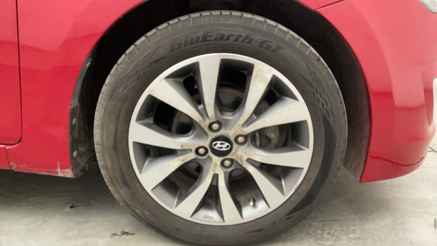 Used 2016 Hyundai Verna 1.6 VTVT SX Petrol Manual tyres RIGHT FRONT TYRE RIM VIEW