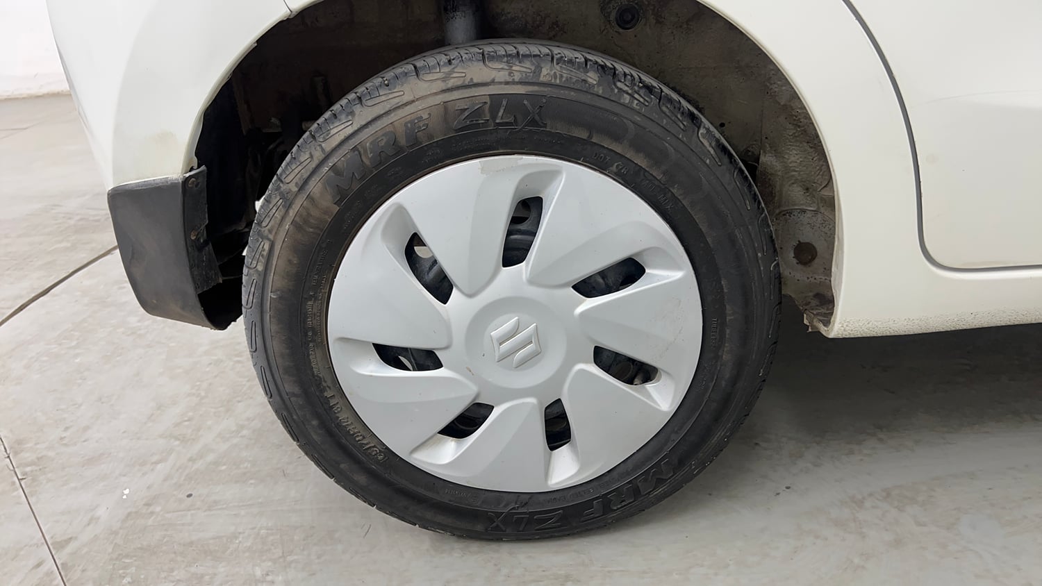 Used 2015 Maruti Suzuki Celerio VXi Petrol Manual tyres RIGHT REAR TYRE RIM VIEW