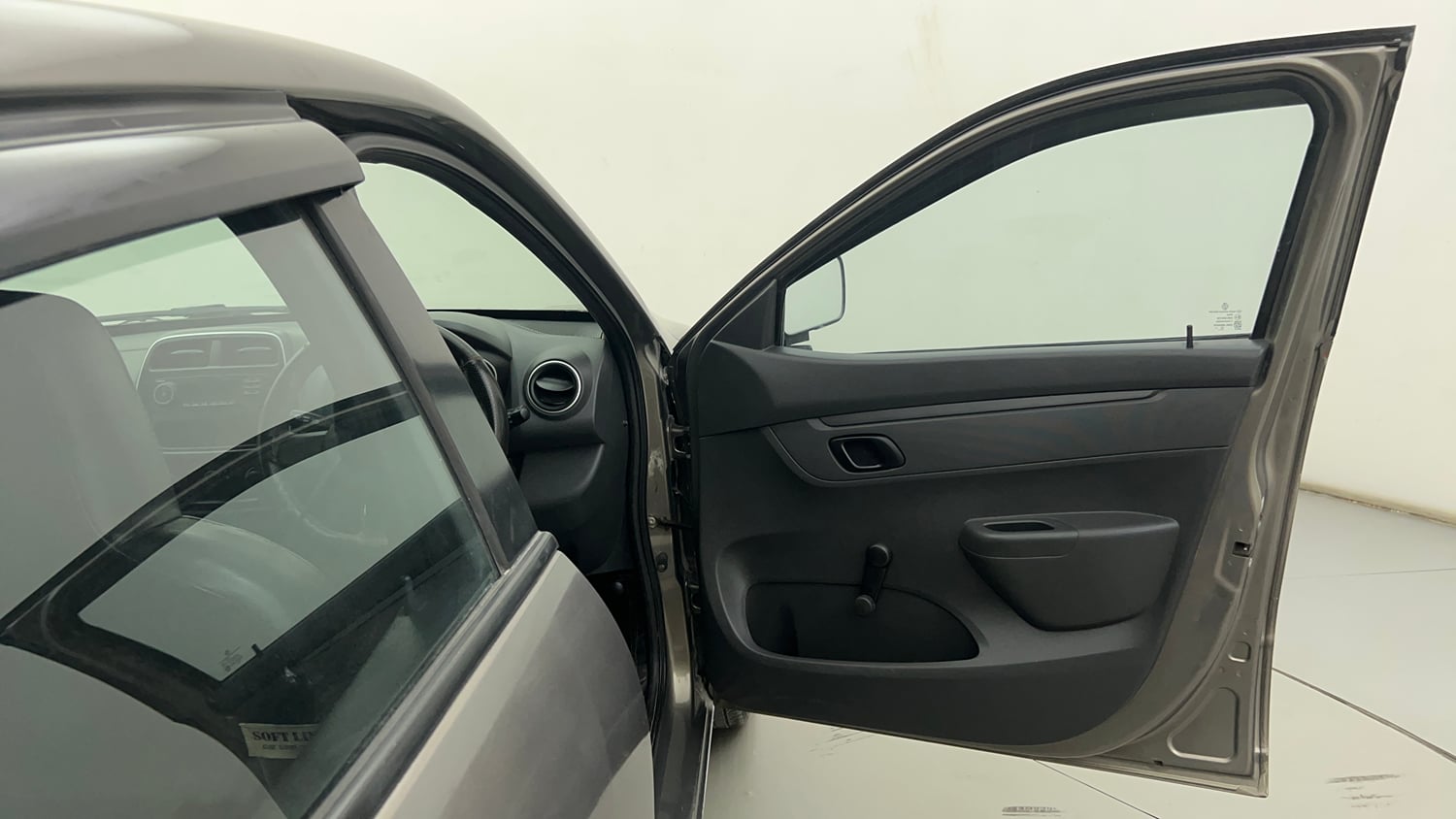 Used 2016 Renault Kwid RXL Petrol Manual interior RIGHT FRONT DOOR OPEN VIEW